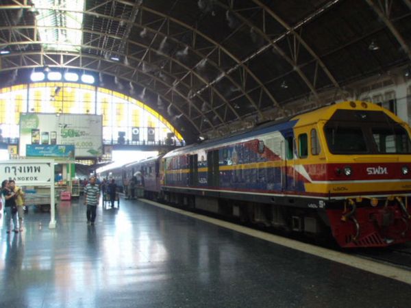 マレーシア・クアラルンプール「マレーシア・タイ・カンボジア」の写真：バンコク　反政府デモ真最中