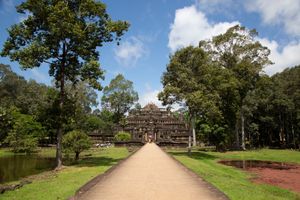超巨大遺跡のアンコールトム・バイヨン寺院。ただただ圧倒。3時間くらいいたと...
