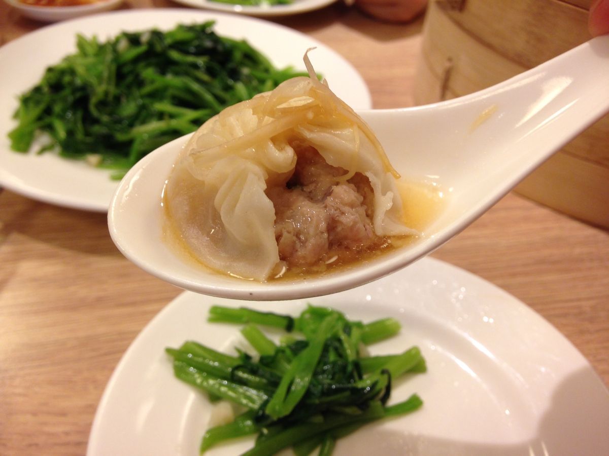 鼎泰豊の小籠包。
ここの空芯菜の炒め物が大好き❤