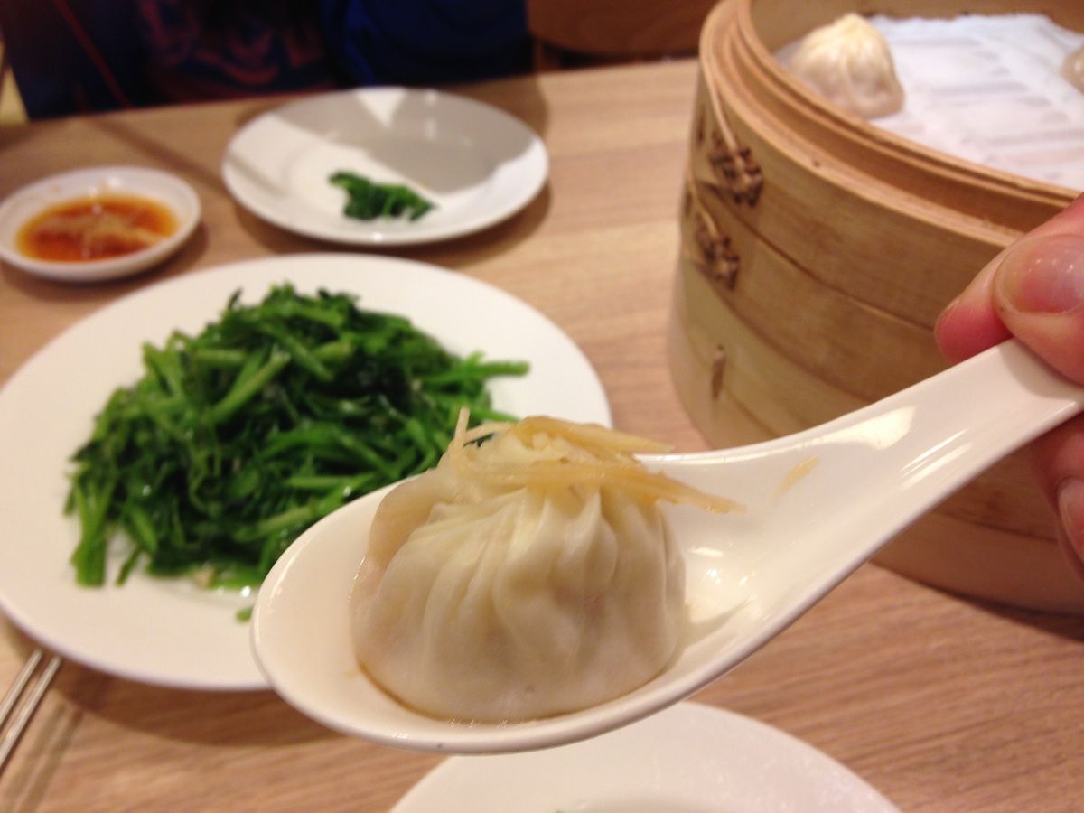 鼎泰豊の小籠包。
ここの空芯菜の炒め物が大好き❤