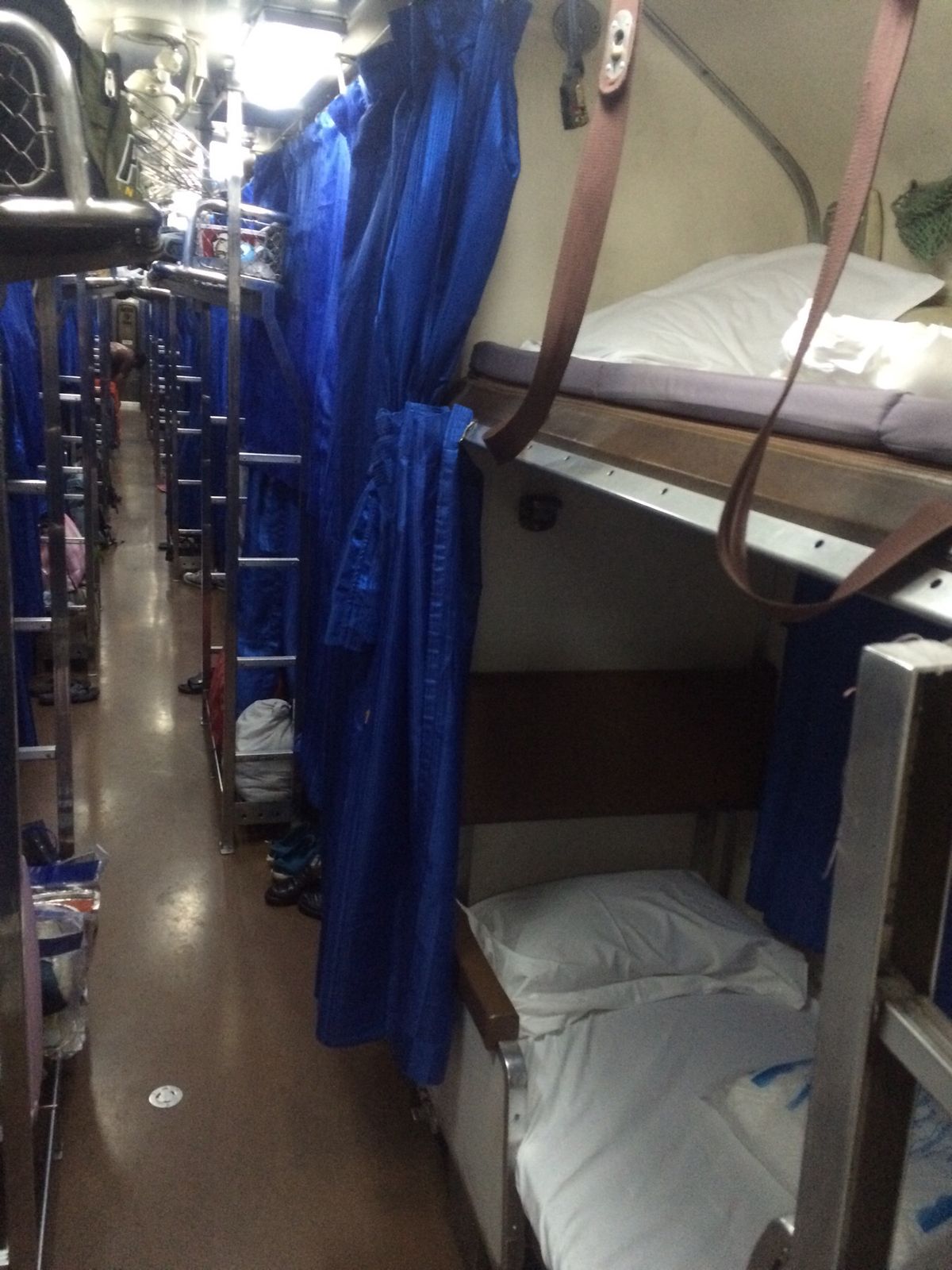 長年変わらない寝台でバンコク脱出