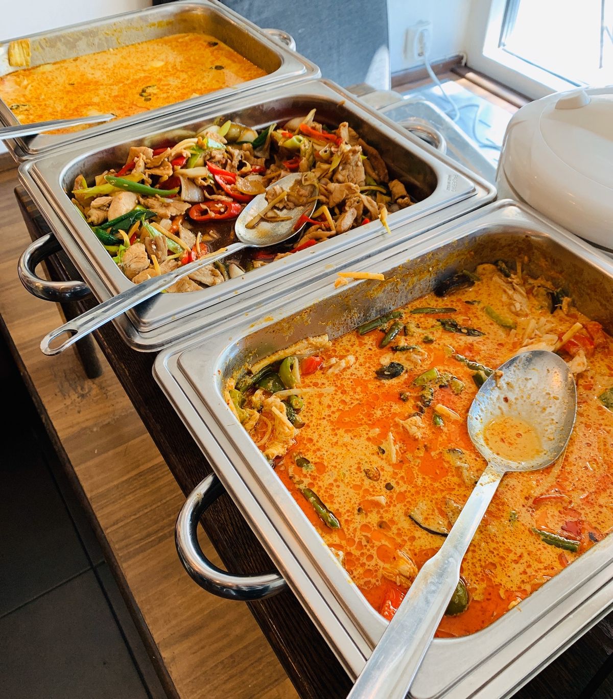 カッリオ地区にあるタイ料理屋さん。
地元の人達にも大人気で、とても美味しか...