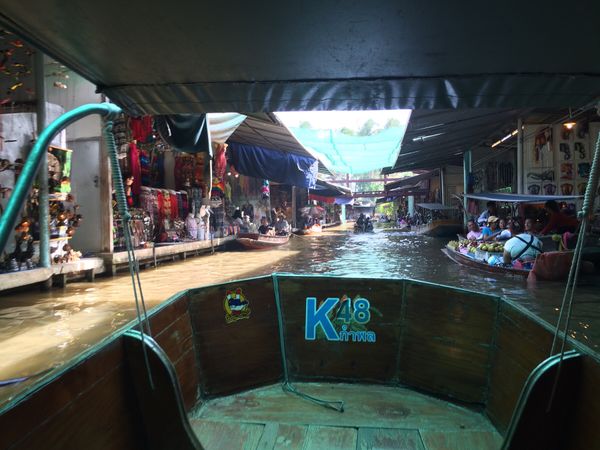 タイ・バンコク「微笑みの国の旅」の写真：floating market