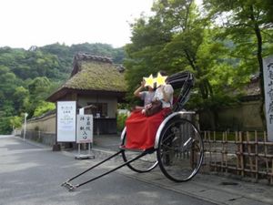 嵐山で竹林散策🎋朝から雨が降っていたけど、途中から晴れに☀️
初めて人力車...