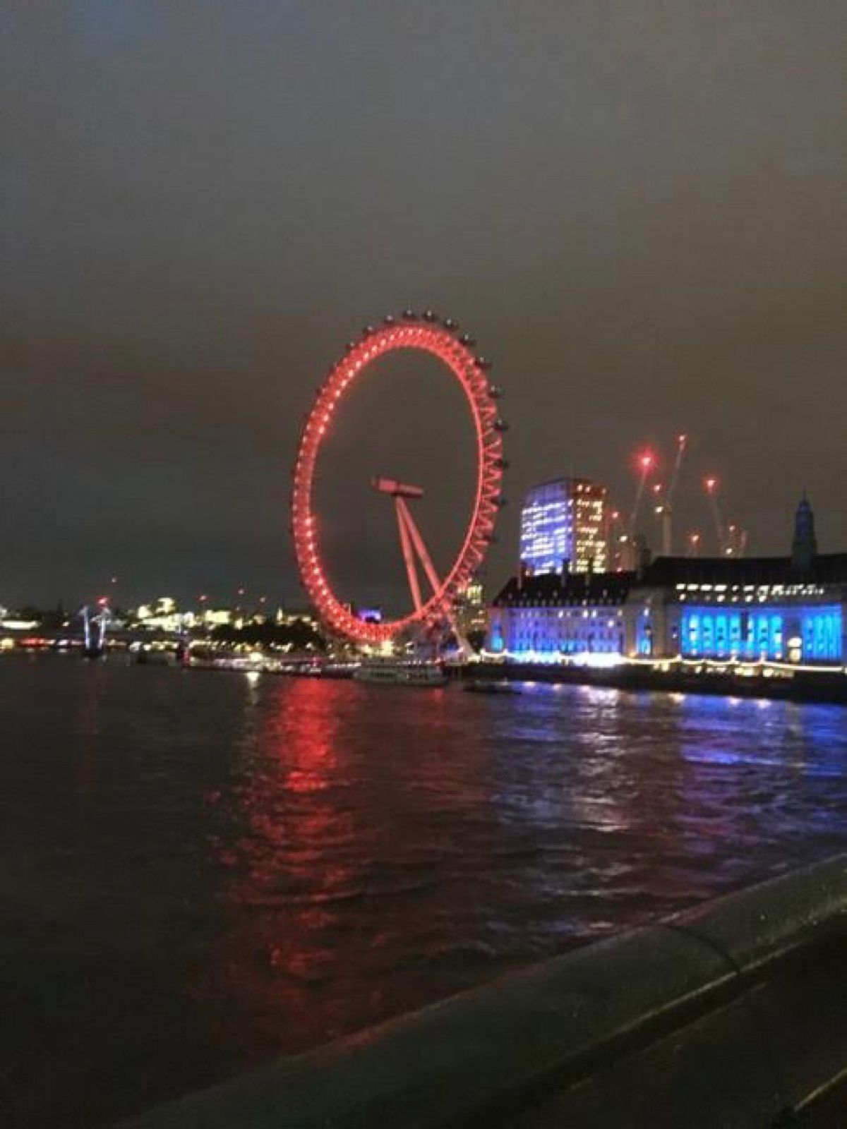 オックスフォードからロンドンへ
ビッグベンを見ながら街中散策。シャーロック...