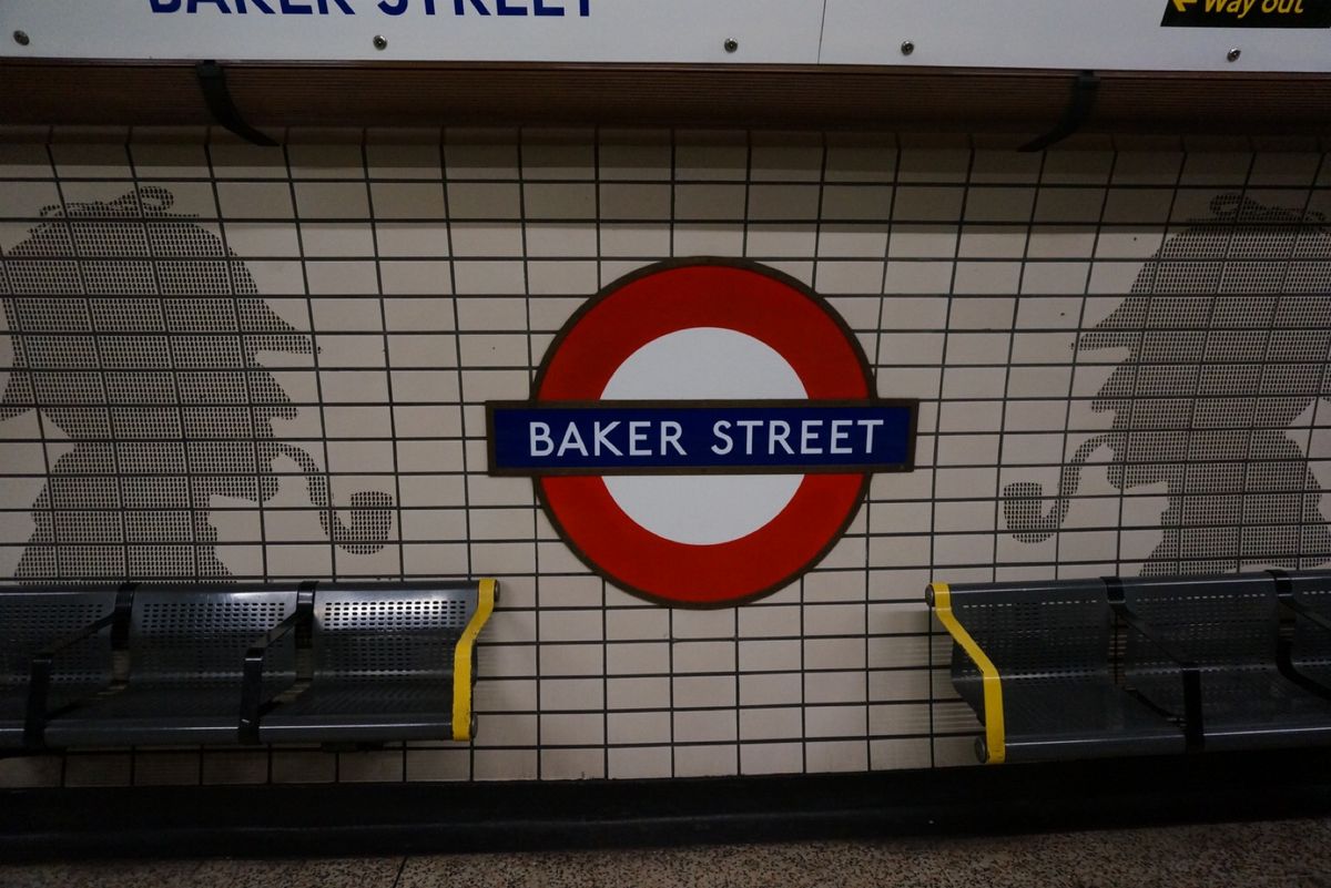 オックスフォードからロンドンへ
ビッグベンを見ながら街中散策。シャーロック...