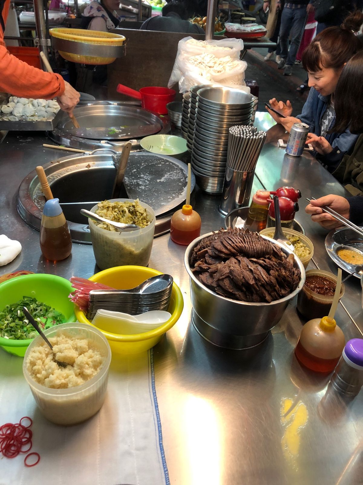 ２日目の夕ごはんは、ずっと気になっていた水餃子
ホテルでビール🍺と一緒に食...