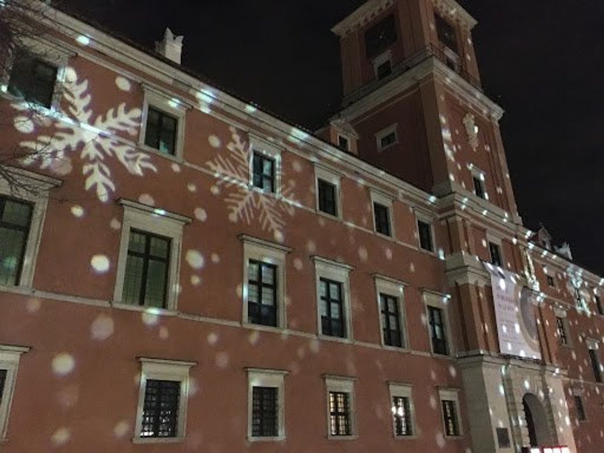 旧市街の人魚がいる場所はスケートリンクに。ポルスカ名物（？）キノコ入りのバ...