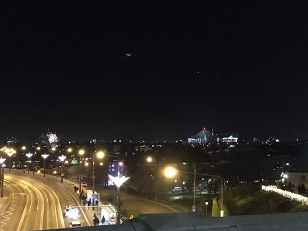 ポーランド「ワルシャワで年越し！」の写真：カウントダウンの様子。思ったより地味です...