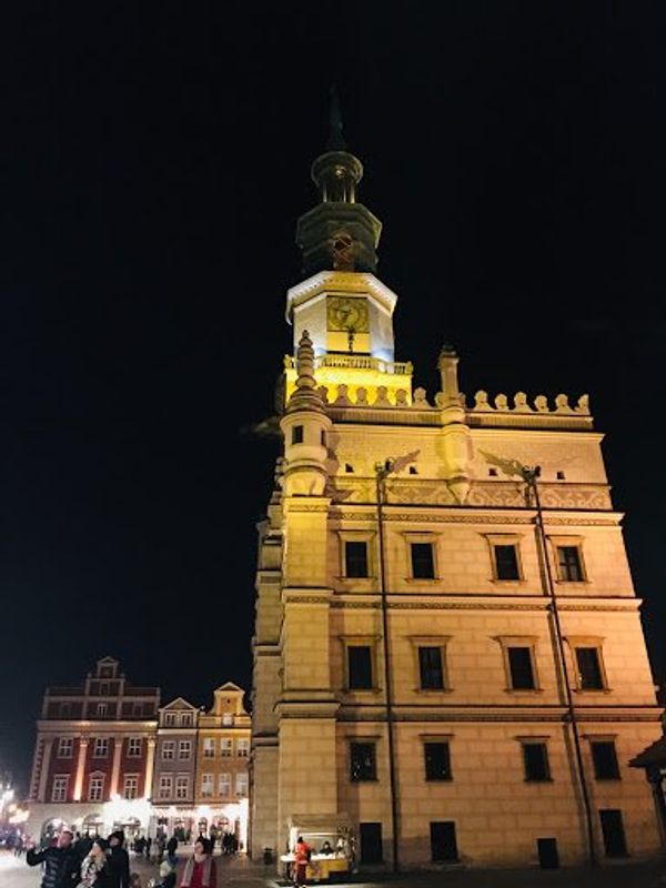 ポーランド「Poznańで友達と再会」の写真：Stary Rynek。ポズナンの旧市街...