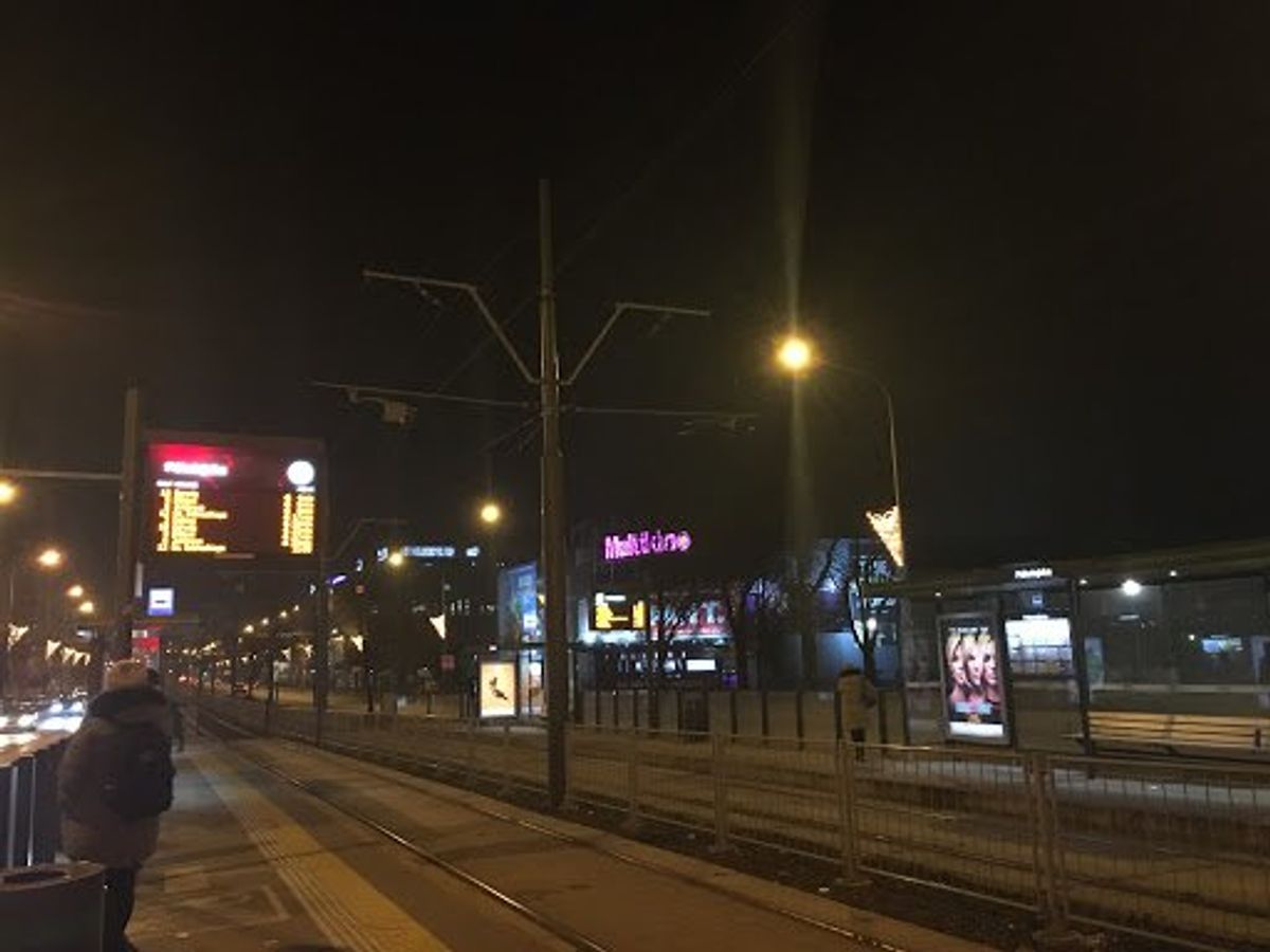 駅に向かう途中でピエロギやさんがありました。
寝台列車でKrakówに向か...