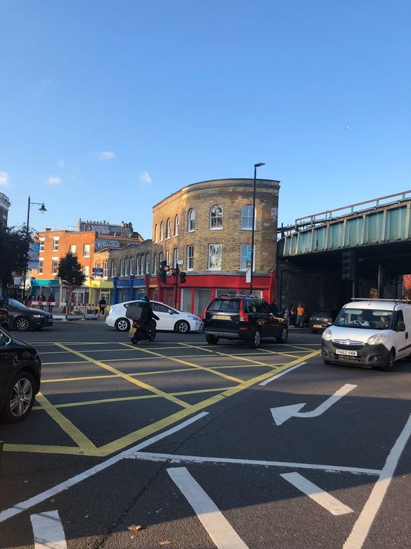 イギリス(英国)「ロンドン癒し旅」の写真：BrockwellPark🦢また行きたいなぁ🙂