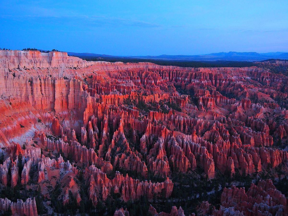 ブライスキャニオン国立公園
ブライスキャニオンはザイオンから北東に約120...