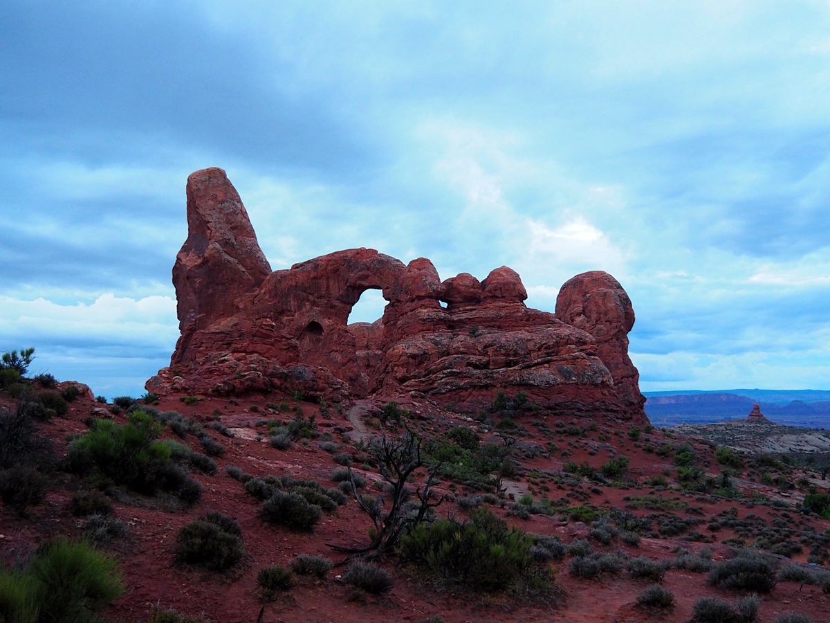 アーチーズ国立公園
ユタ州モアブ近郊にあるアーチーズ。
岩と風によって自然...