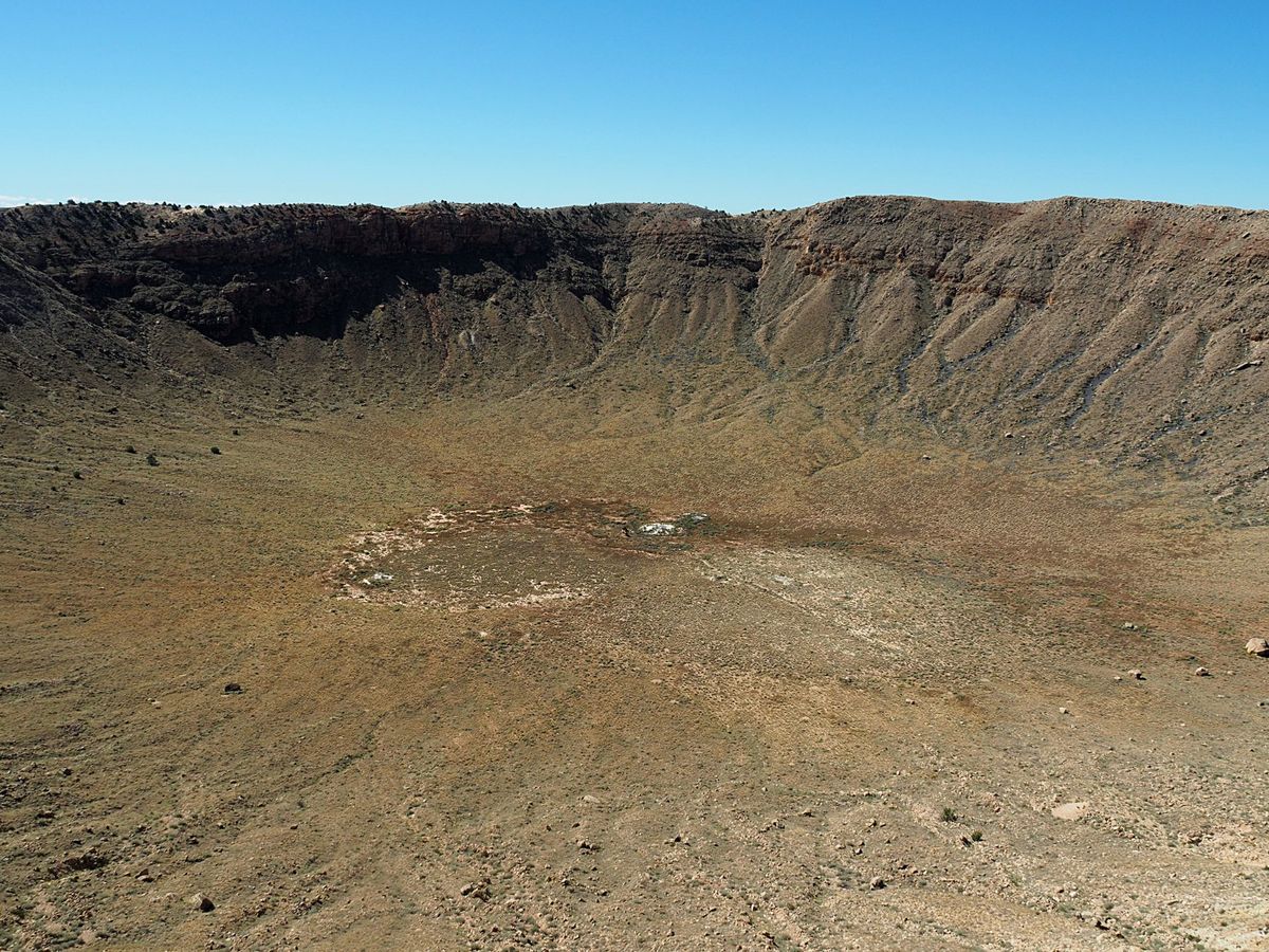 アリゾナ大隕石孔
大型隕石が墜落した場所がそのままの状態で残っている奇跡的...