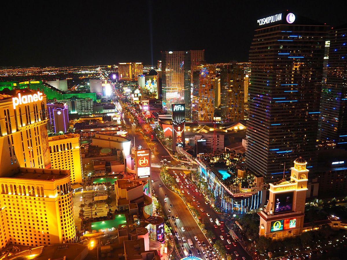 ラスベガス
グランドサークル一周を無事完走し、ラスベガスの夜景が遠くに見え...