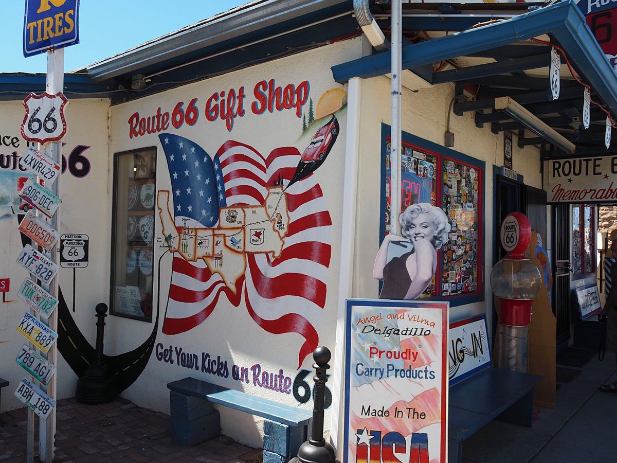 ルート66
全長4,000kmにもなるルート66ですが、カーズの舞台にもな...