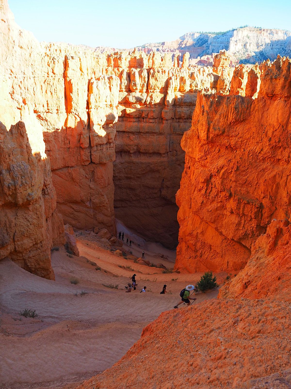 ブライスキャニオン国立公園
ブライスキャニオンはザイオンから北東に約120...