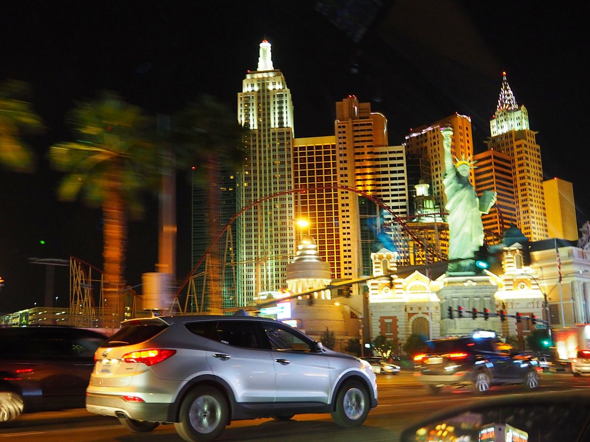 ラスベガス
グランドサークル一周を無事完走し、ラスベガスの夜景が遠くに見え...