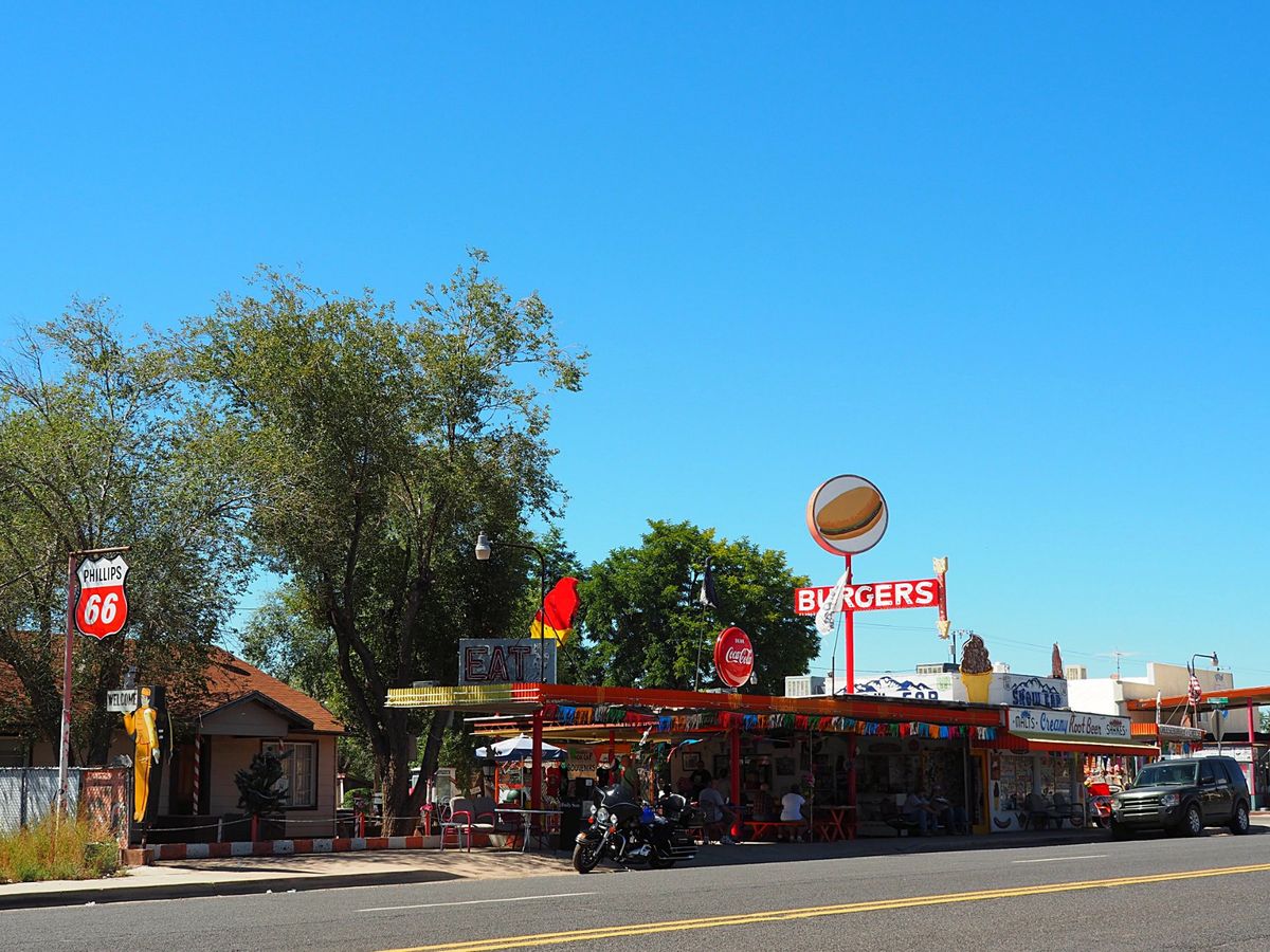 ルート66
全長4,000kmにもなるルート66ですが、カーズの舞台にもな...