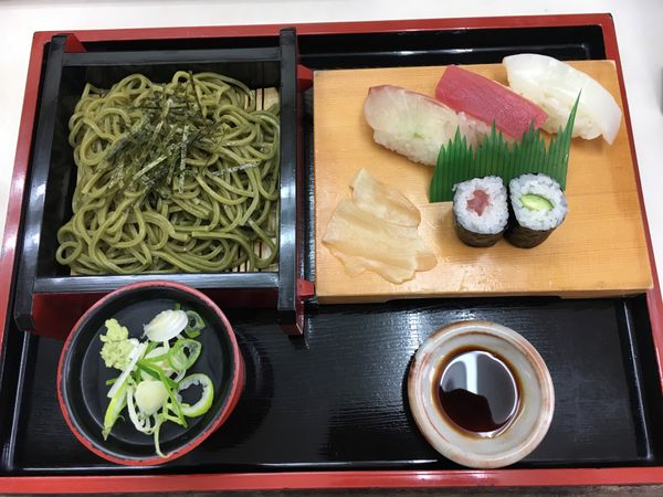 日本・京都　「宇治の草団子を目指して」の写真：どれも美味しかった😄