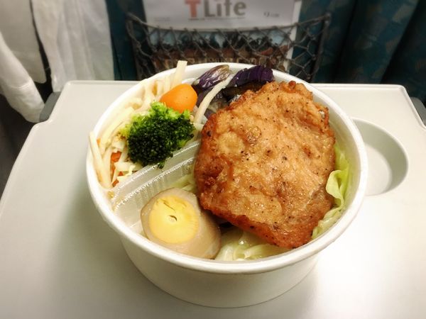 台湾・台北「台湾3／4周旅」の写真：駅弁買って新幹線で南へ。世界一安いって言...