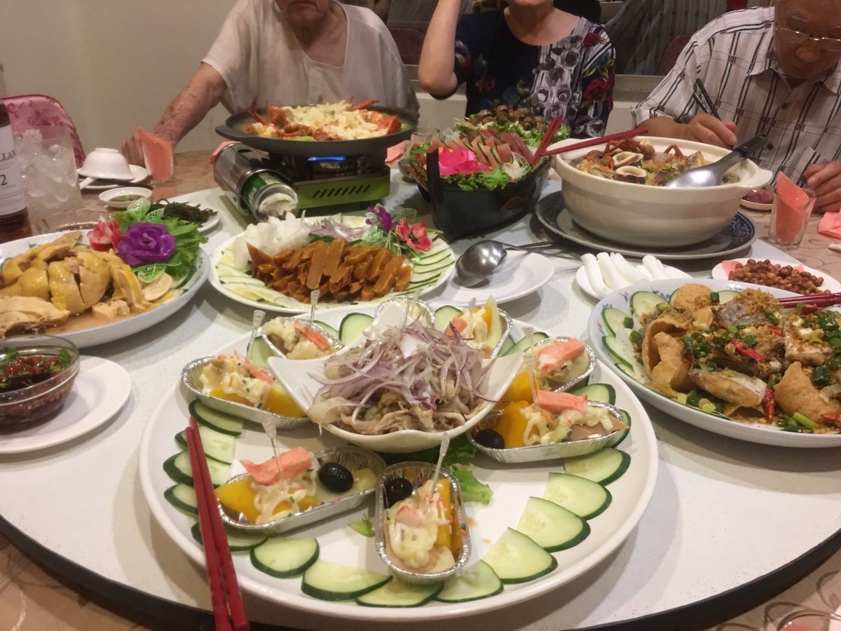 台東に知り合いがいて、おもてなしが凄かった
からすみの焼き方が雑過ぎて焼き...