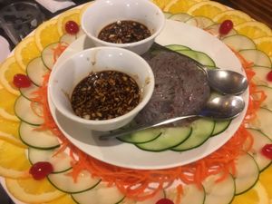 台東の原住民族料理　１枚目の手前はコオロギみたいな虫でした