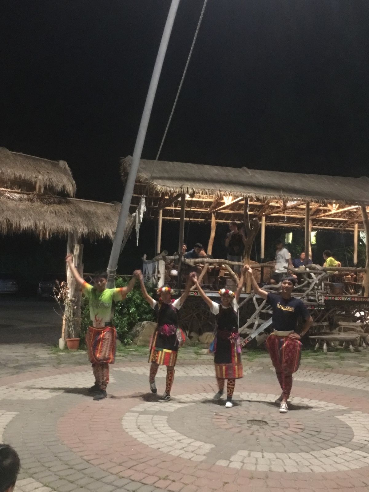 台東の原住民族料理　１枚目の手前はコオロギみたいな虫でした