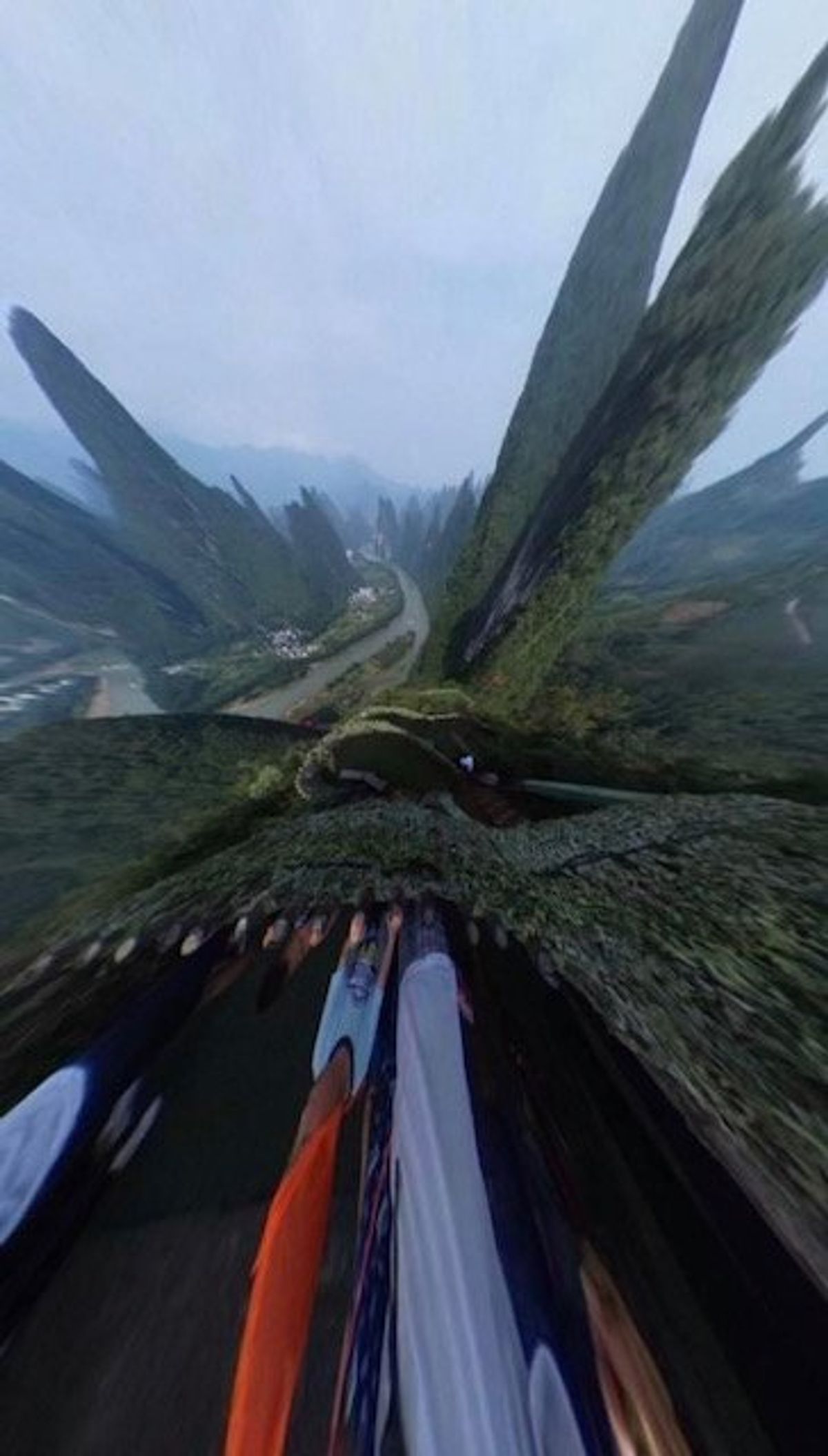 2019.06.28
「興坪」と言う街へ
20元札に描かれています。
昨日...