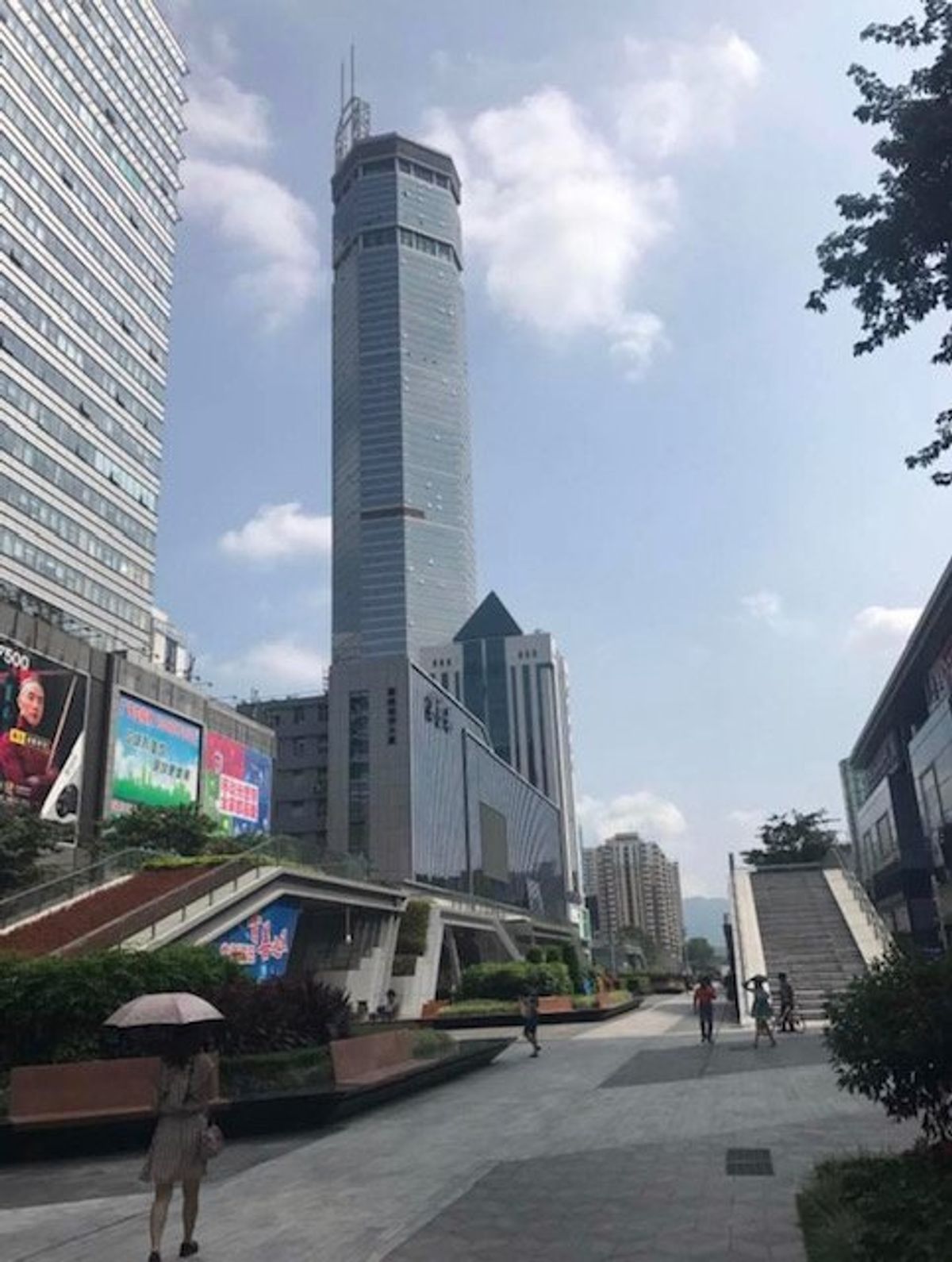 2017.09.13
中国深圳の秋葉原に来ました。
iPhone7+ケース...