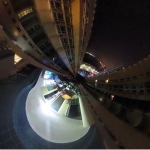 2017.09.15
国境から宿へタクシー
このタクシーの運転手は住所を教...