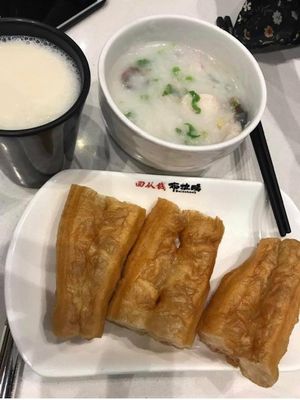 2017.09.16
中国側の国境の地下街でモーニング
4人でシェア
食事...