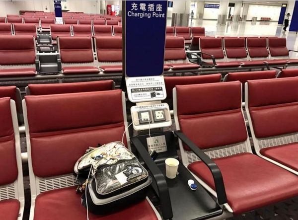 香港「11月香港夜景:帰り」の写真：2016.11.23
香港で半袖シャツは...