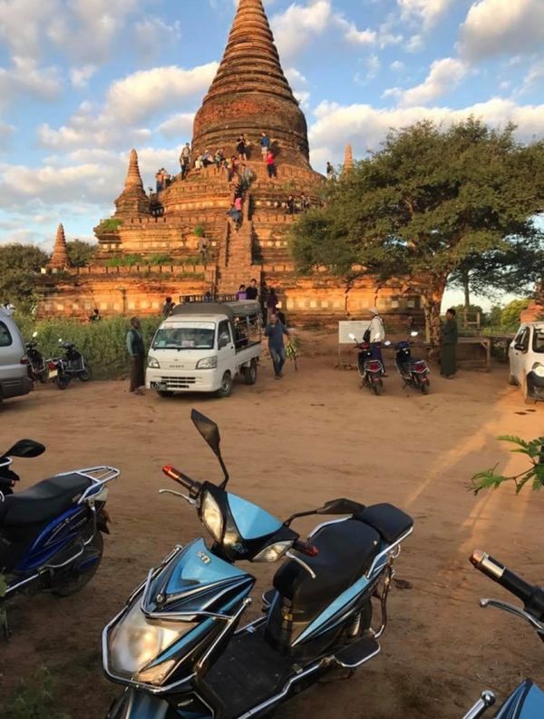 ミャンマー・ヤンゴン「11月ヤンゴン、バガン、ゴールデンロック:ミャンマー」の写真：2016.11.26

日の出を見るには...