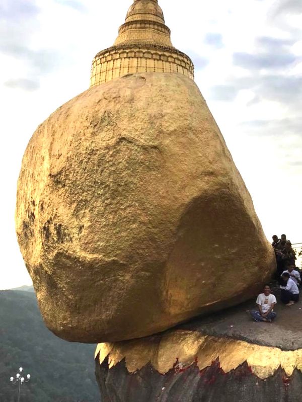 ミャンマー・ヤンゴン「11月ヤンゴン、バガン、ゴールデンロック:ミャンマー」の写真：2016.11.30

おー！
これが⁈...