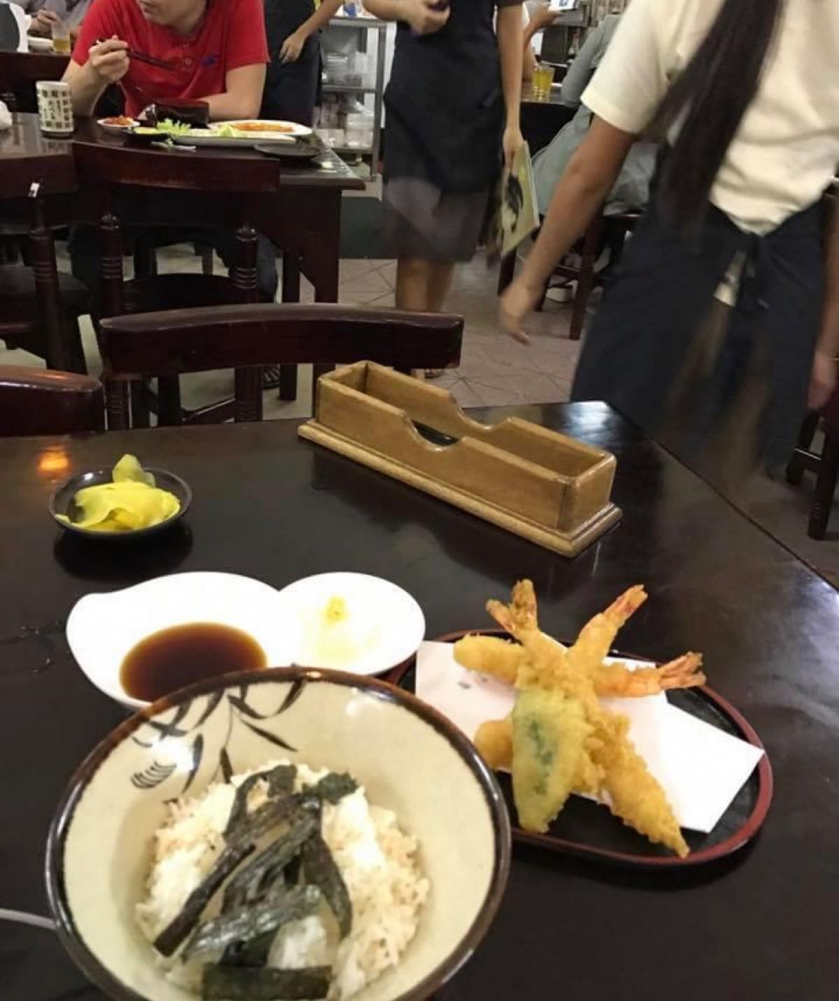 2016.11.24

全身マッサージ1時間5000k=430円
気持ちい...