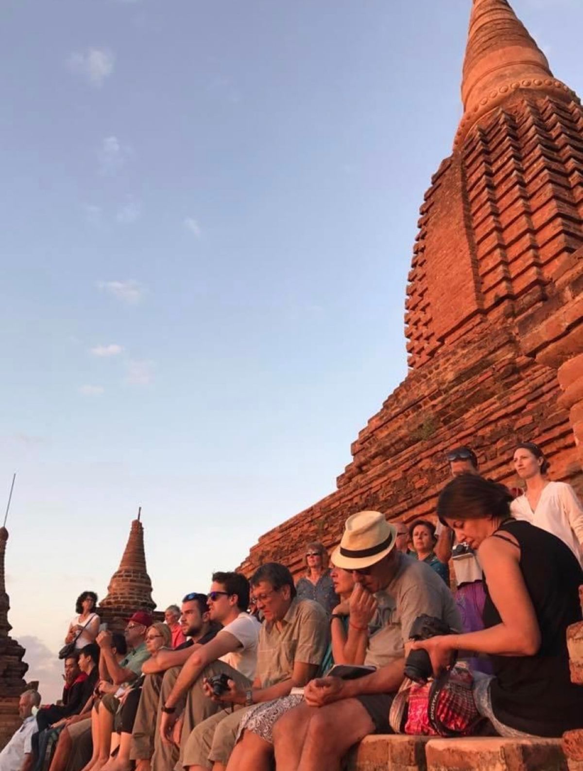 2016.11.27
あっ！
夕焼け、サンセットの時間だ！
ここにしよう
...