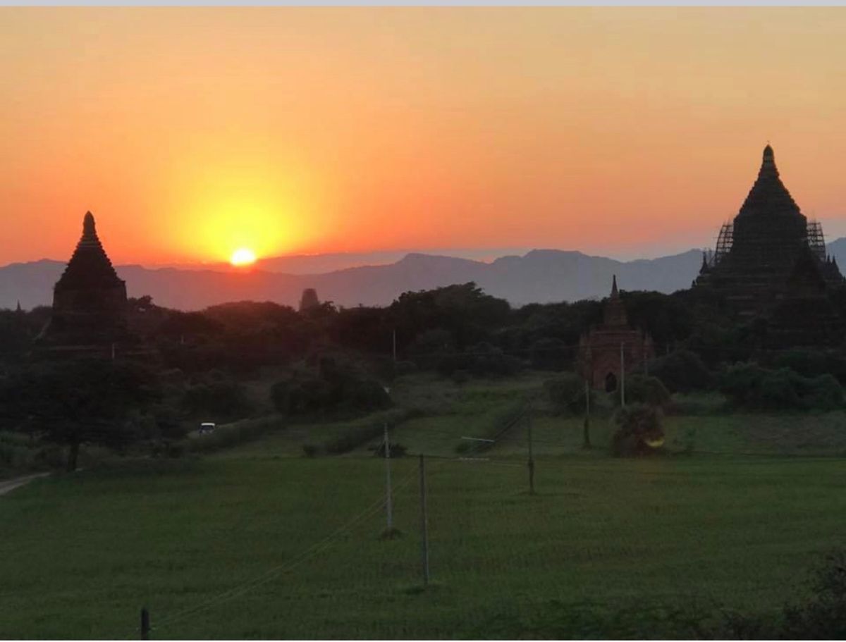 2016.11.27
あっ！
夕焼け、サンセットの時間だ！
ここにしよう
...