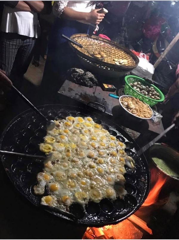 ミャンマー・ヤンゴン「11月ヤンゴン、バガン、ゴールデンロック:ミャンマー」の写真：2016.11.27

たこ焼き？
うず...