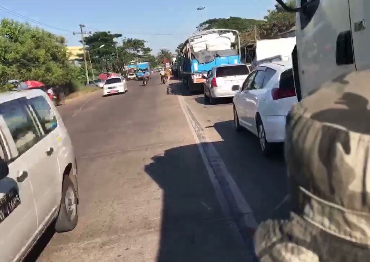 2016.11.26
夕方、バガンに向かって出発
桜子さんも場所を知りたい...