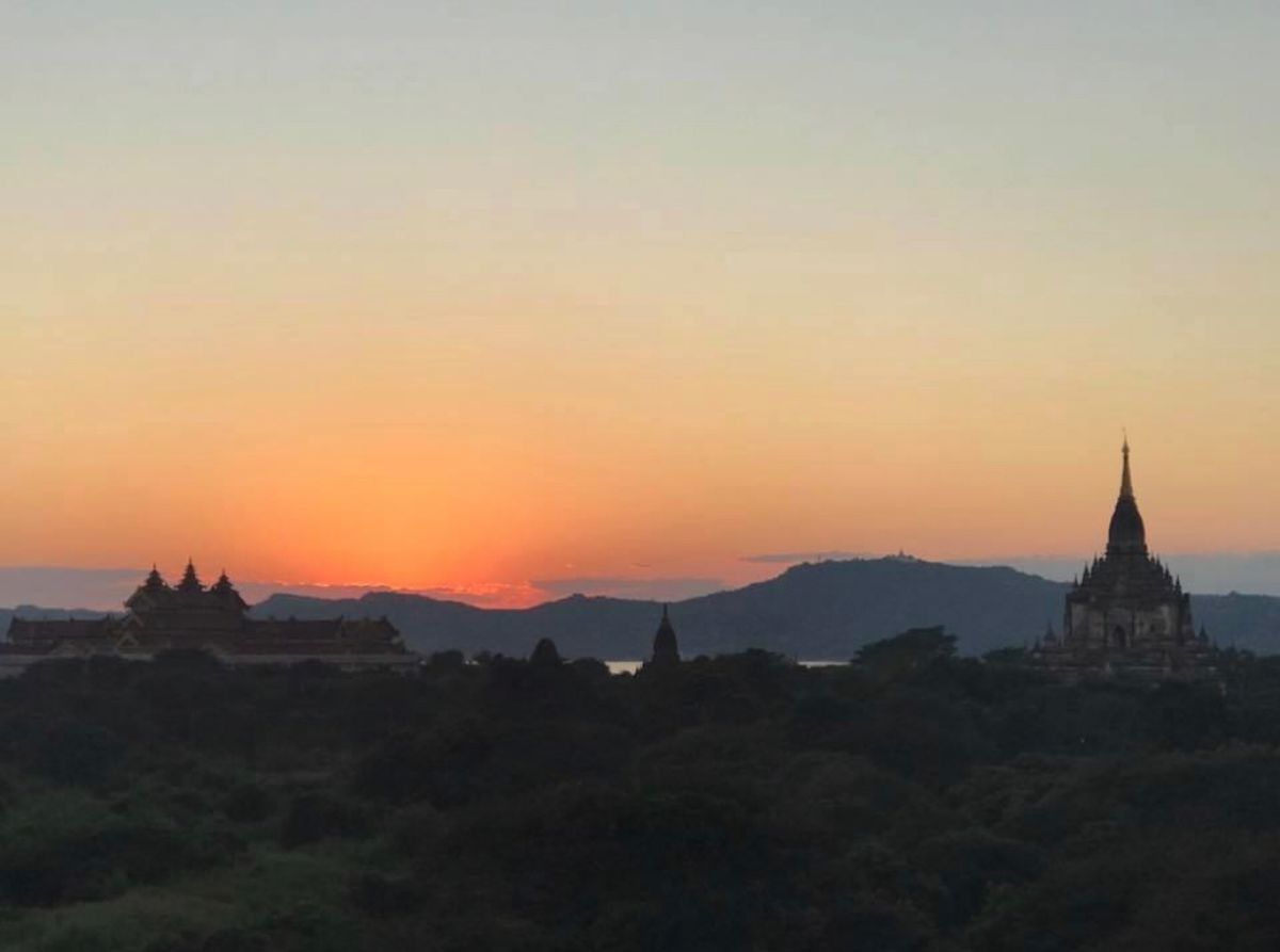 2016.11.26
夕焼けも最高！
明日も別の場所で日の出、夕焼けを