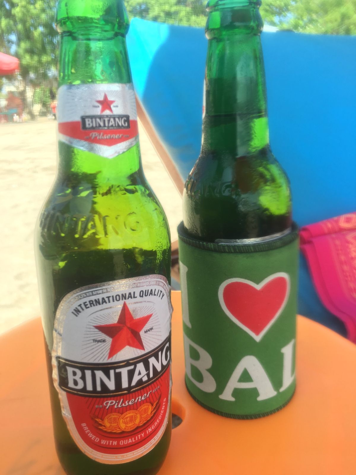 レギャンのホテルだったからサンセットもバッチリ。
でも夜、クラブ帰りの細道...