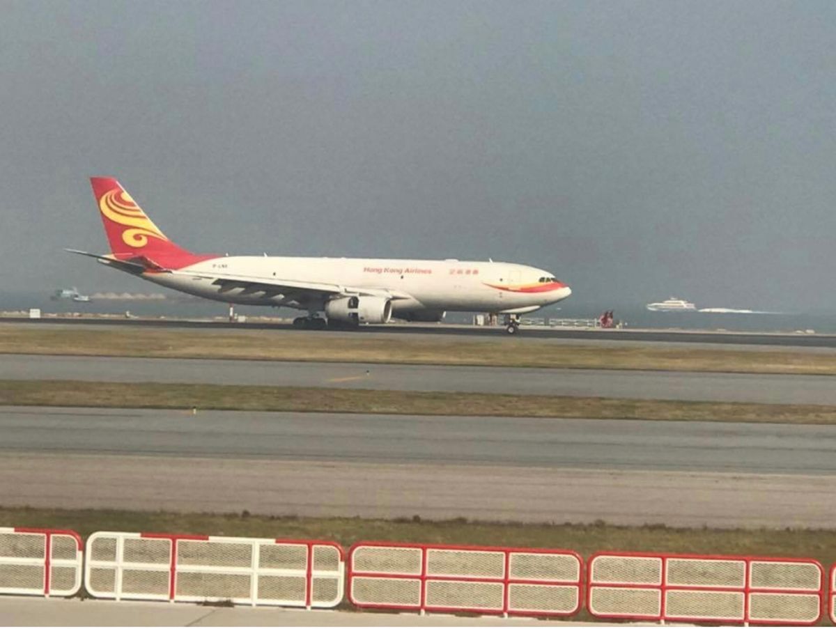 2016.12.03
最初、第1ターミナルで下車、
徒歩で第2ターミナルに...