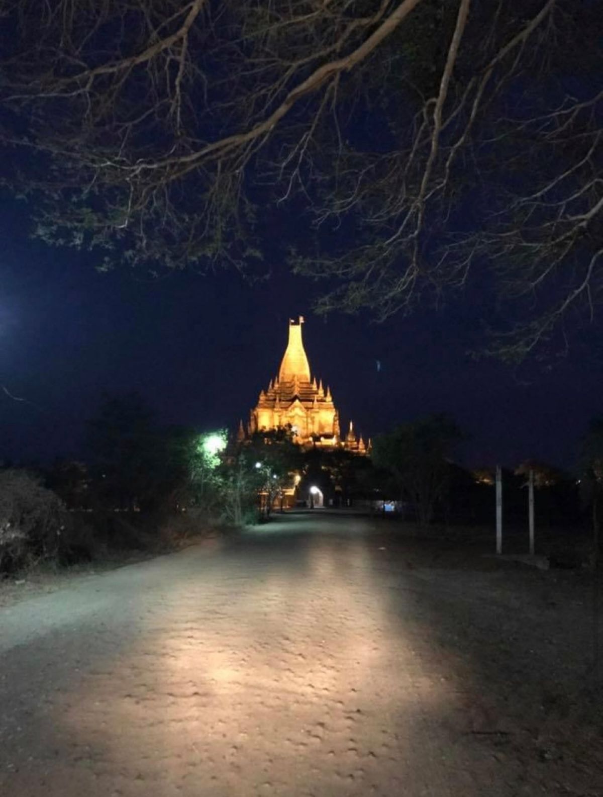 2017.03.10
ここでまた素晴らしい出会い
日本人女性と出会い、同行...