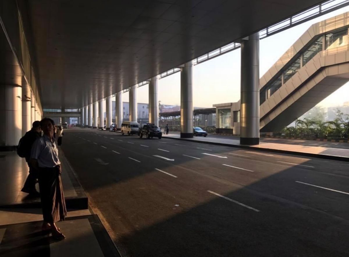 2017.03.17
お！ヤンゴンを走る大阪市営バスは満席です。

タクシ...