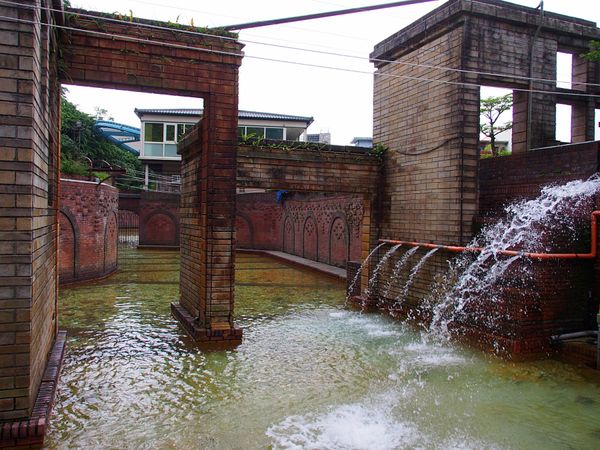 台湾・宜蘭「台湾 蘇澳 冷泉の湧く港町へのドライブ旅行」の写真：蘇澳は炭酸水の冷泉が有名。
水温は低く、...
