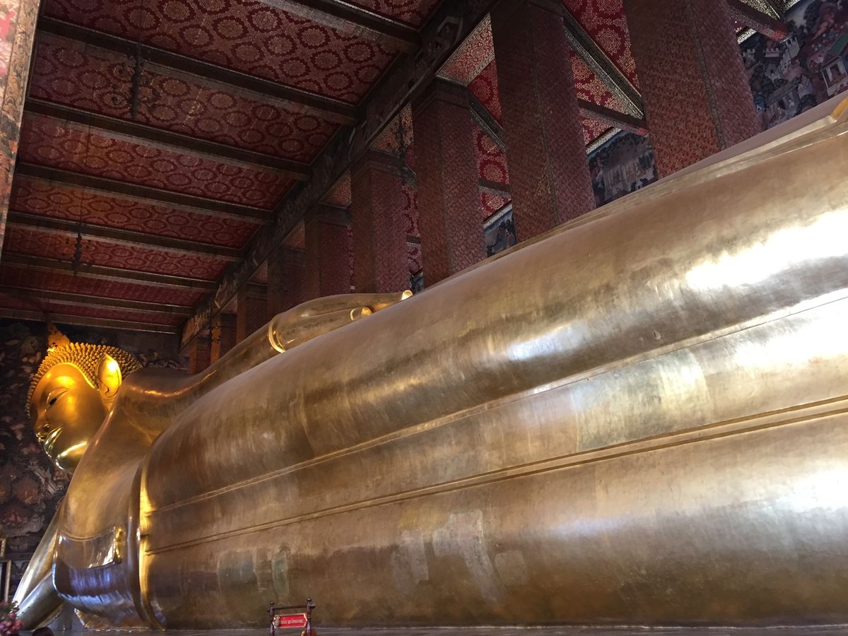 現地の友人家族に連れて行ってもらったワットポー。バチェラージャパンで見たキ...