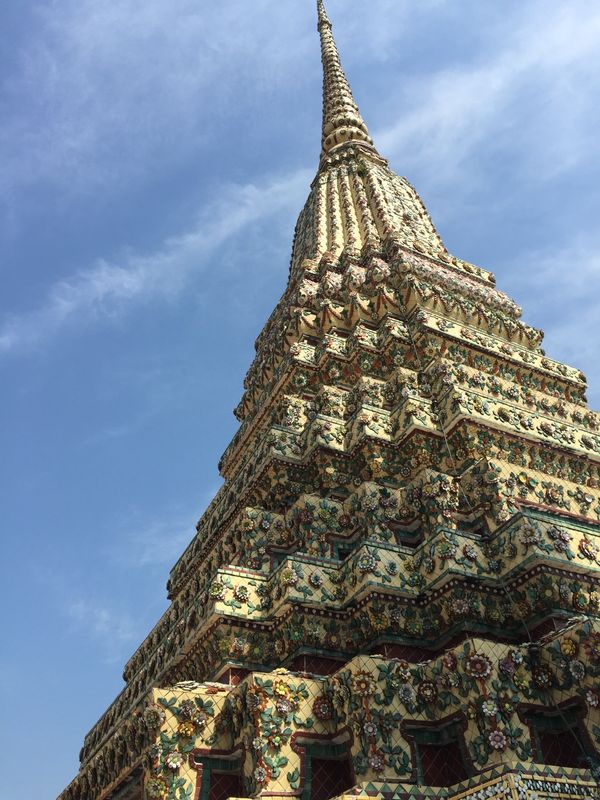 タイ「お仕事バンコク」の写真：現地の友人家族に連れて行ってもらったワッ...