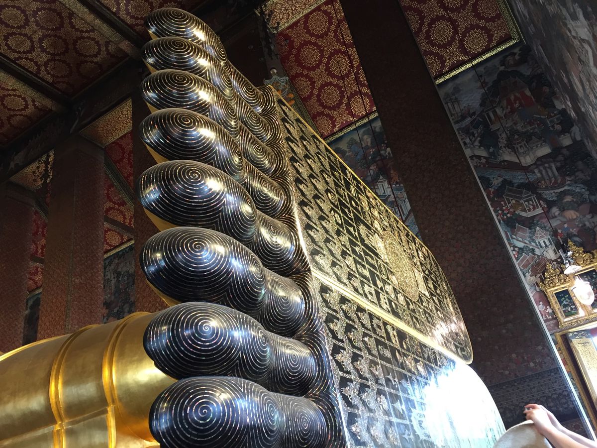 現地の友人家族に連れて行ってもらったワットポー。バチェラージャパンで見たキ...